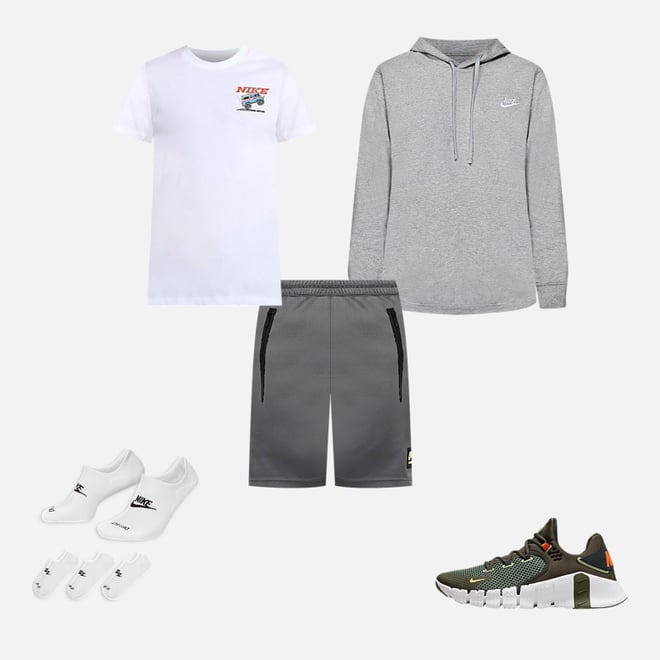 Nike Sportswear Graphic T-shirt in White