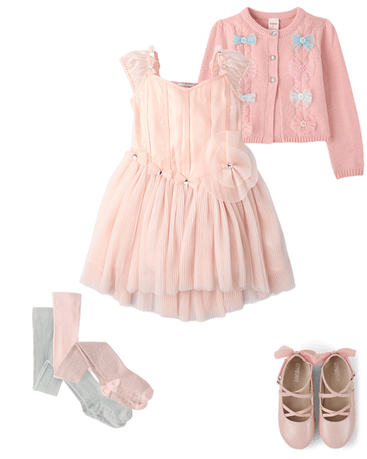  . Outfit 1 of 3. 