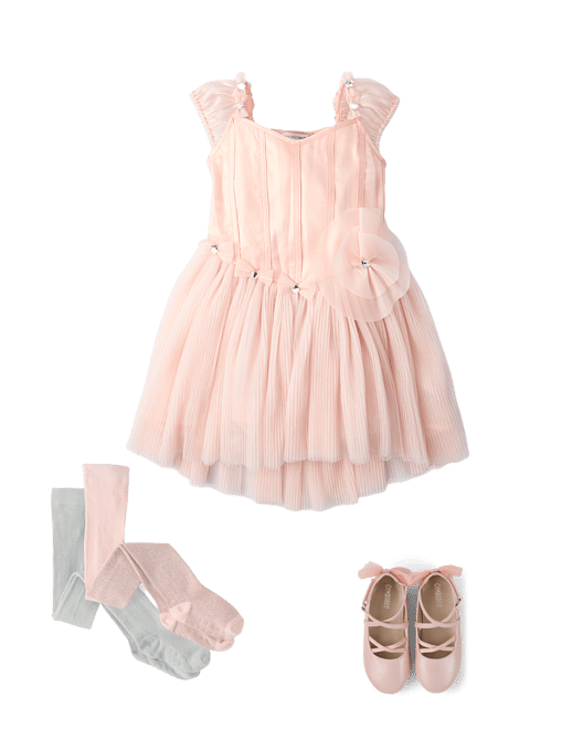  . Outfit 2 of 3. 