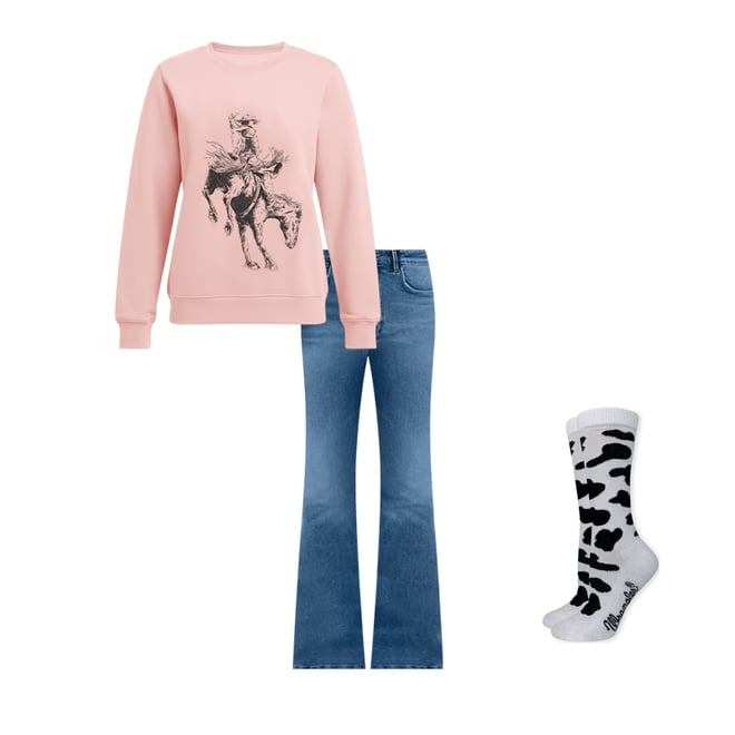 Women's Wrangler Graphic Crew Sweatshirt in Misty Rose
