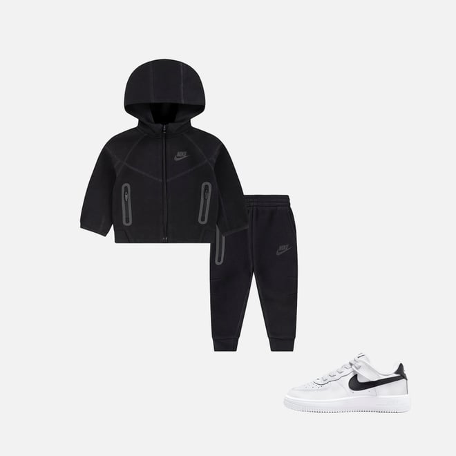 Nike Tech outlet Joggers Youth XL Bundle