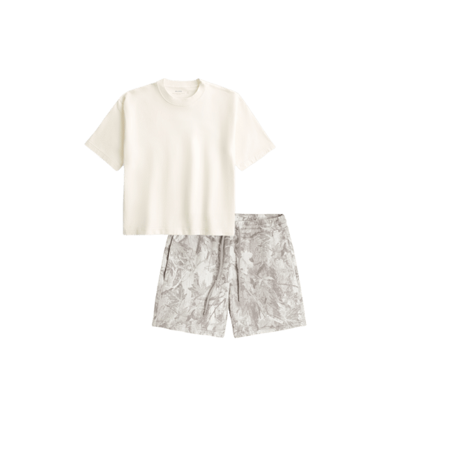 Mid-Thigh Camo Loose Fleece Shorts
