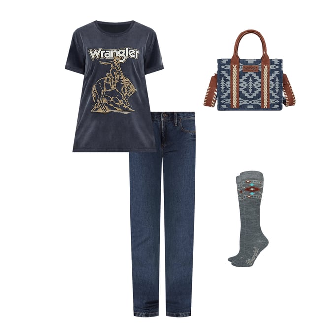Women's Wrangler Western Graphic Boyfriend Tee in Black Beauty