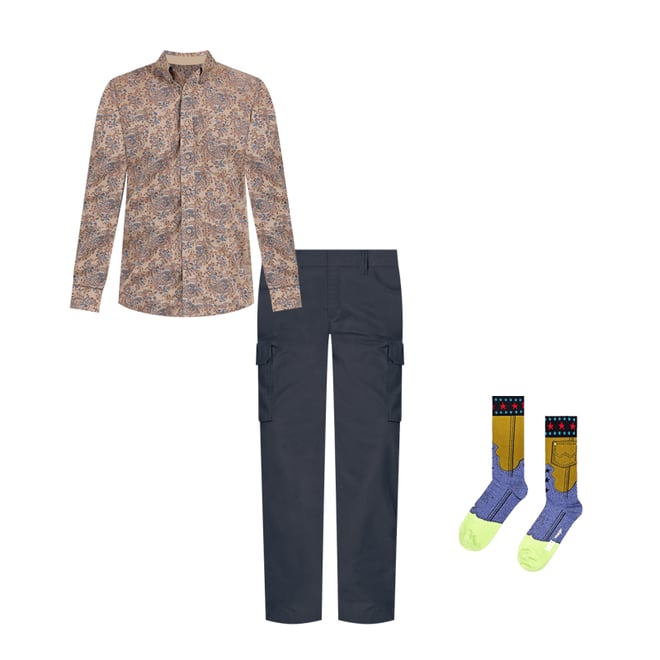 Wrangler® George Strait™ Long Sleeve Button Down Two Pocket Shirt in Bold Brown Paisley