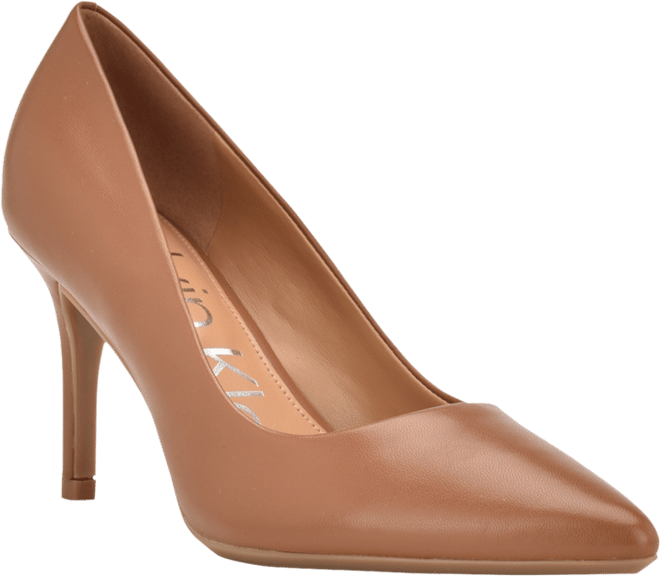 Calvin klein deals tan pumps