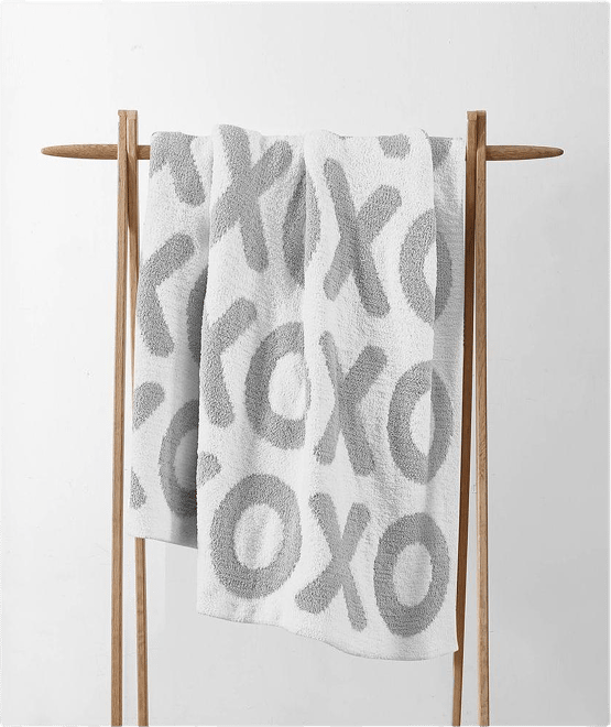 Xoxo Throw, 52" x 75"