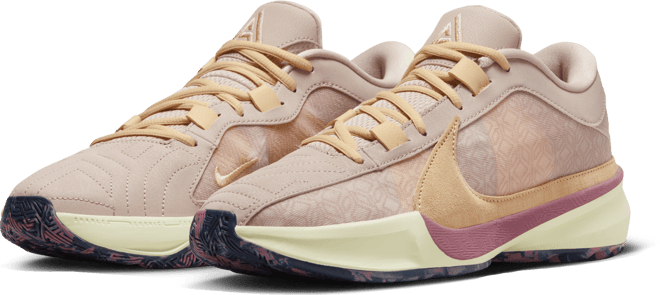 Freak 5 Basketball Shoes