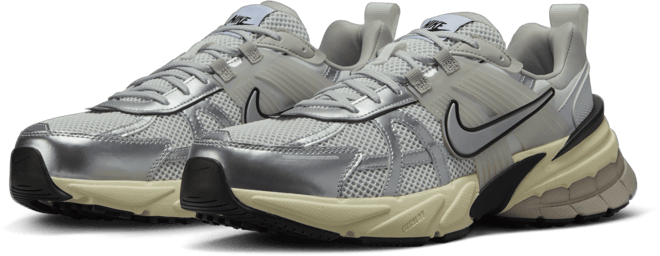 Nike V2K Run รองเท้าผู้ชาย