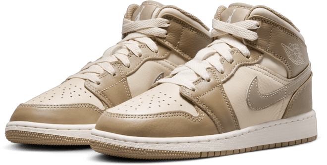 Air Jordan 1 Mid Big Kids' Shoes