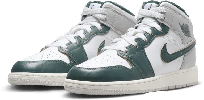Air Jordan 1 Mid SE Big Kids' Shoes