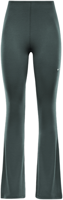 Nike Sportswear Chill Knit Leggings acampanados de tela de minicanalé ajustados para mujer