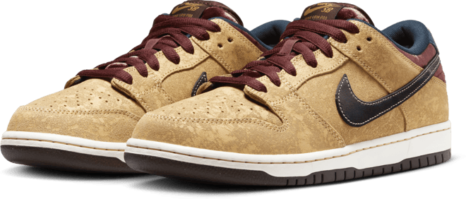 Nike SB Dunk Low Pro Skate Shoes. Nike.com
