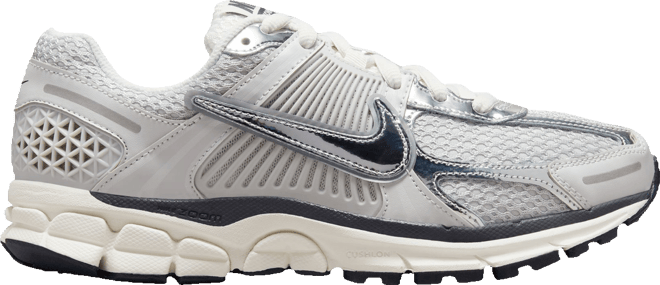 NIKE ZOOM VOMERO 5 フォトンダスト　シルバー Nike Zoom Vomero 5 Women's Shoes. Nike JP