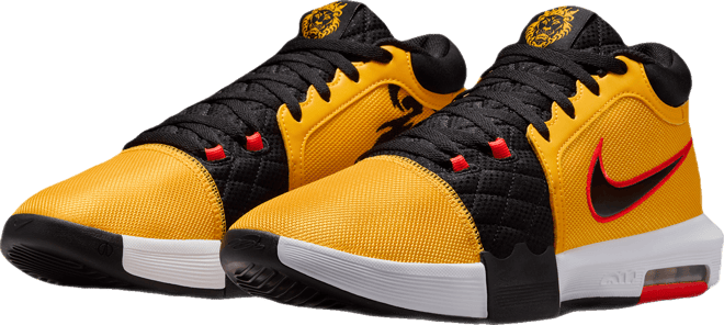 LeBron Witness VIII EP Basketball Shoes
