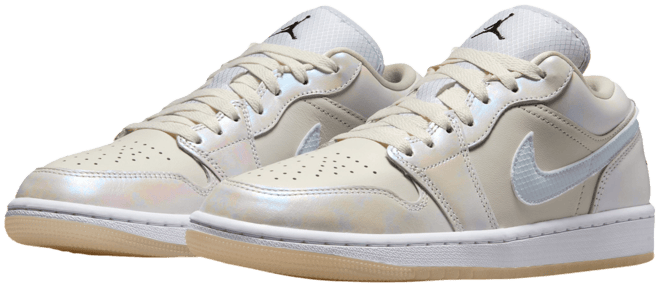 Air Jordan 1 Low SE "LNY" รองเท้าผู้หญิง