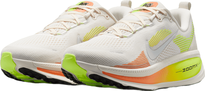 Nike Vomero 18 Tenis de correr en pavimento para mujer