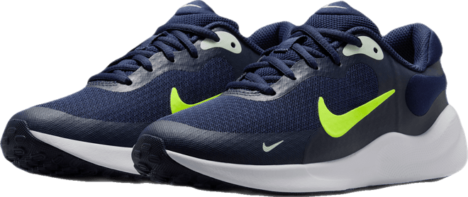 Nike Revolution 7 Löparsko för hårt underlag för ungdom