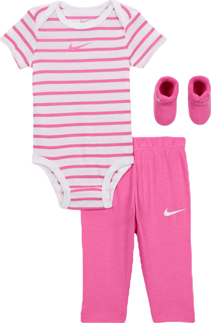 Nike Conjunto de 3 piezas de body, pants y calcetines de felpa para bebé