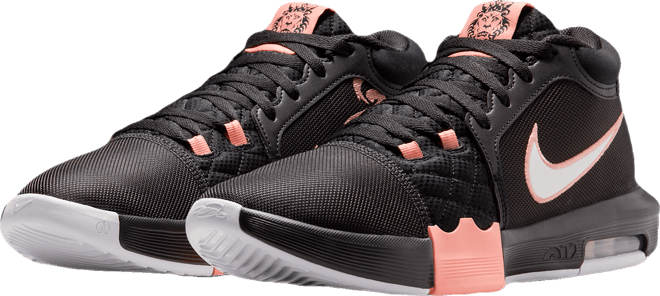 LeBron Witness VIII Basketball Shoes