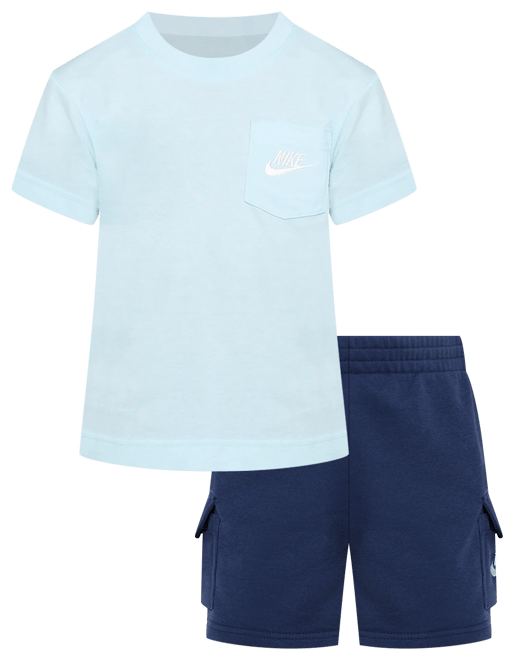 Nike Sportswear Conjunto de playera y shorts de French Terry con bolsillos para niños talla pequeña