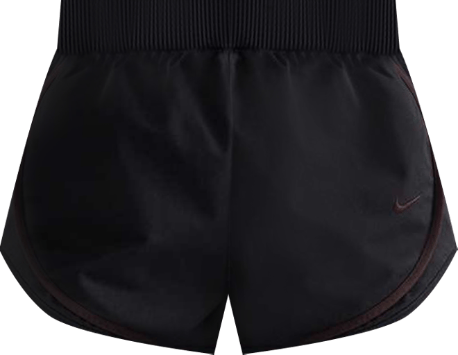 Nike Sportswear Collection Shorts de sarga de tiro medio para mujer