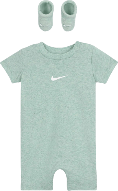 Nike Baby Essentials Conjunto de mameluco y botines