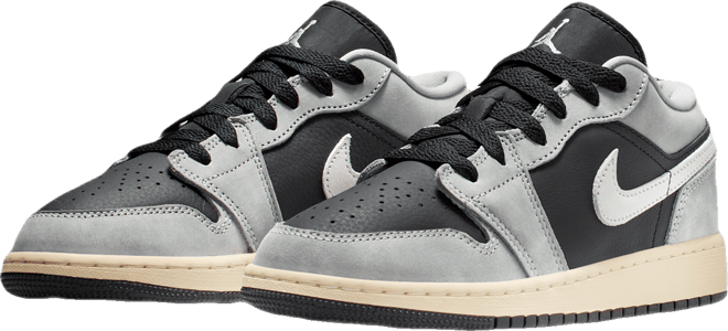 Air Jordan 1 Low SE Older Kids' Shoes