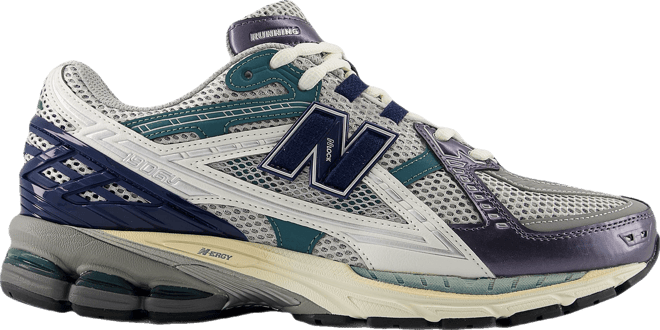 ★★New Balance★★ NBNEF21473 UNI Heritage Graphic Short Sl New Balance Heritage Short Sleeve T-Shirt | Foot Locker
