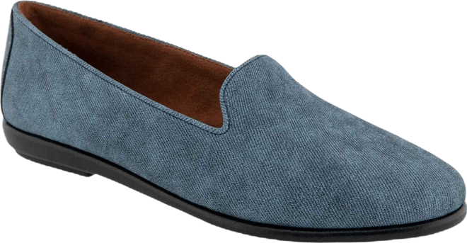 Women's Betunia Almond Toe Loafer Flats