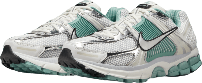 Nike Zoom Vomero 5 รองเท้าผู้หญิง