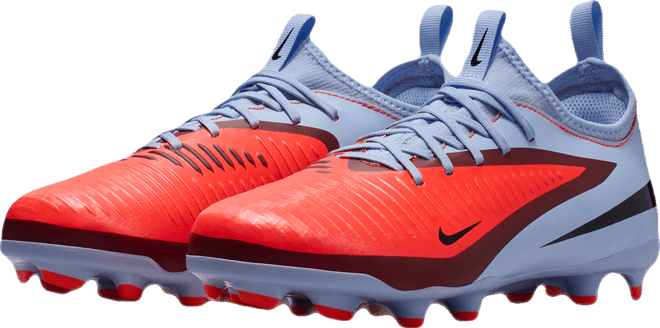 Nike Jr. Phantom 6 Low Academy Older Kids' Multi-Ground Football Boot