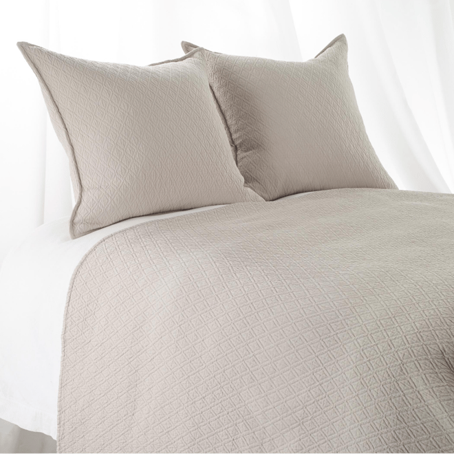 Indi Matelasse, King Coverlet, White