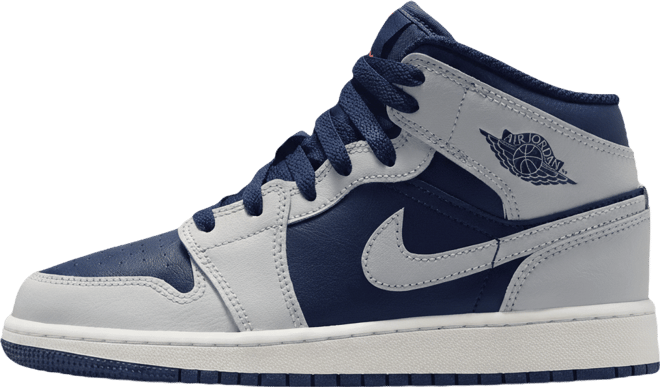 Air Jordan 1 Mid Tenis para niños grandes
