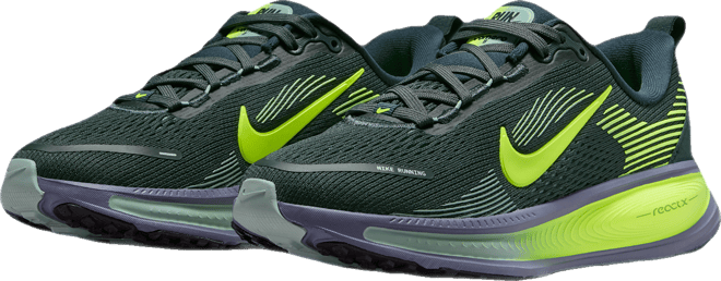 Nike Vomero 18 Older Kids' Road Running Shoes