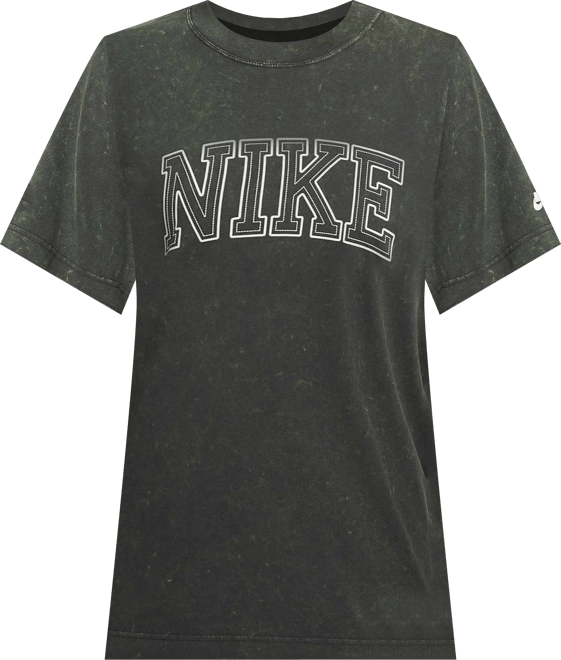 Nike Sportswear Classics เสื้อยืดผู้หญิงทรงหลวม