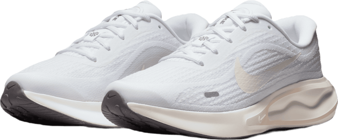 나이키 저니 런 여성 로드 러닝화