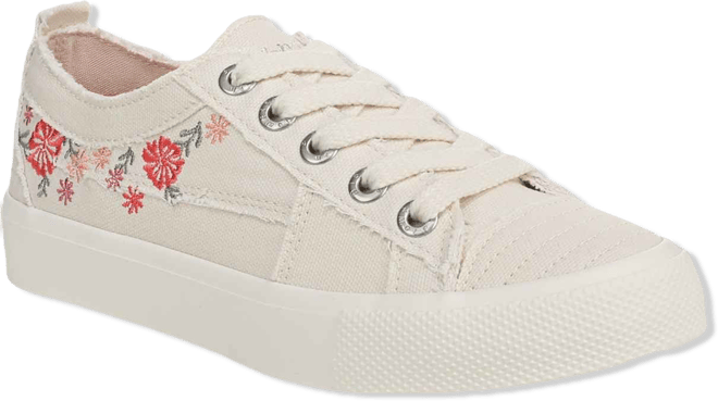 Women's Very Sadie Lace-Up Sneakers
