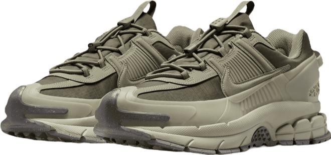 나이키 줌 보메로 롬 남성 신발