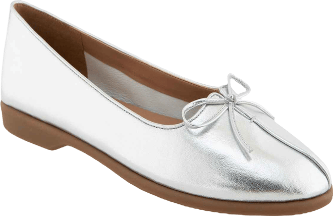 Women's Novia Tapered Toe Ballet Flats