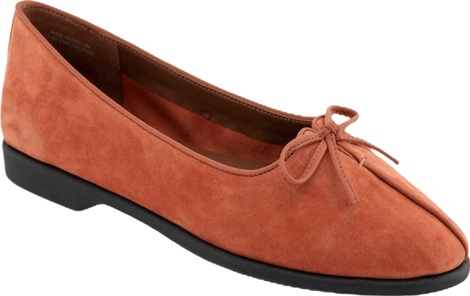 Women's Novia Tapered Toe Ballet Flats