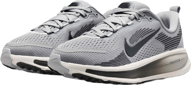 Nike Vomero 18 Older Kids' Road Running Shoes