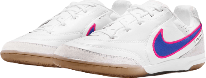 Nike Jr. Tiempo Streetgato Tacos de fútbol para cancha cubierta de corte low para niños grandes