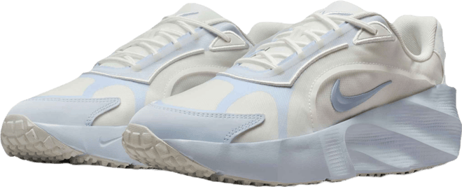 Nike Aura Edge Women's Shoes