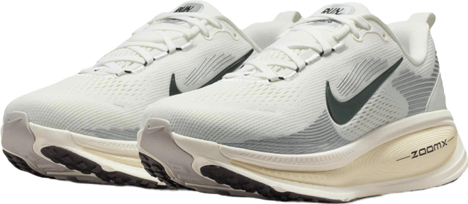 Nike Vomero 18 Women's Road Running Shoes (Wide)