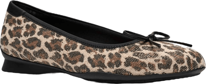 Women's Jazmynn Bow Round Toe Flats