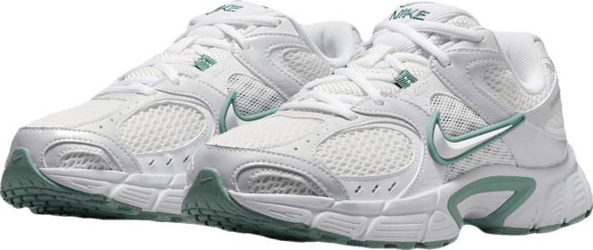 Nike V5 RNR Women's shoes with reflective design accents