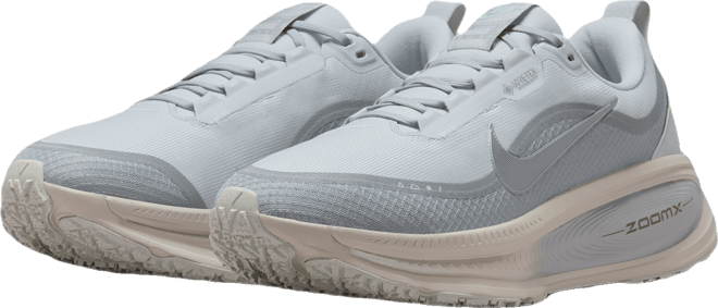 Nike Vomero 18 GORE-TEX Men's Waterproof Road Running Shoes with Reflective Design Accents