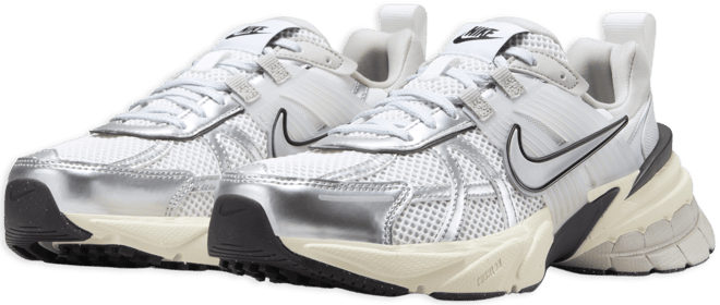 Nike V2K Run Chaussure pour femme avec motifs réfléchissants