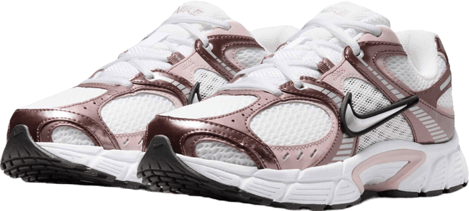 Nike V5 RNR Women's shoes with reflective accents