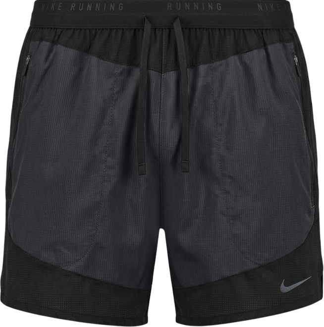 Nike Stride กางเกงวิ่งขาสั้น 5 นิ้วมีซับในผู้ชาย Dri-FIT